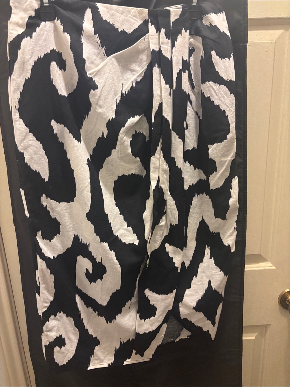 Express Black and White Swirl Print Midi Skirt